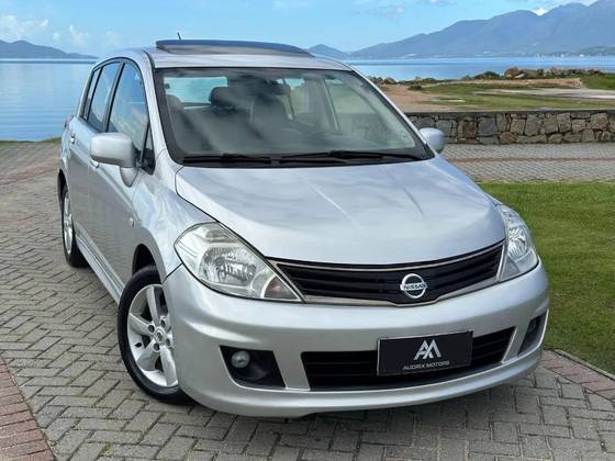 NISSAN TIIDA 1.8 SL 16V FLEX 4P AUTOMÁTICO NISSAN TIIDA 1.8 SL 16V FLEX 4P AUTOMÁTICO